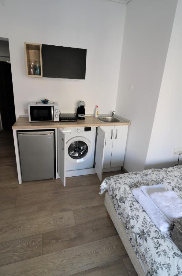 Lovely City Center Apartment - Free Minibar Bucarest Extérieur photo