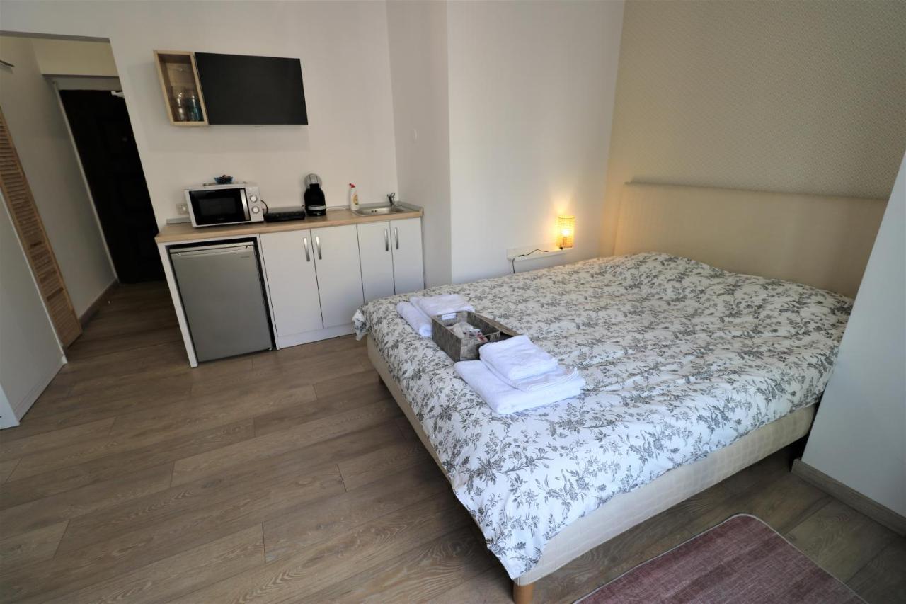 Lovely City Center Apartment - Free Minibar Bucarest Extérieur photo