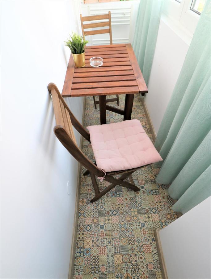 Lovely City Center Apartment - Free Minibar Bucarest Extérieur photo